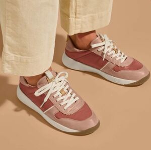 OluKai Kaulele Cedarwood Leather Sneaker